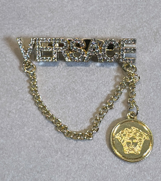 Gold V with chain